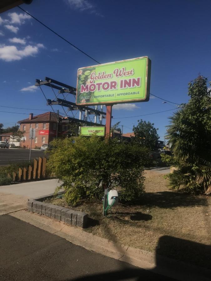 Golden West Motor Inn Miles Exterior foto
